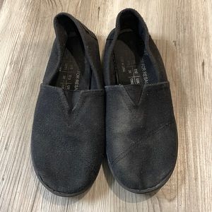 Youth size 3 Black Toms